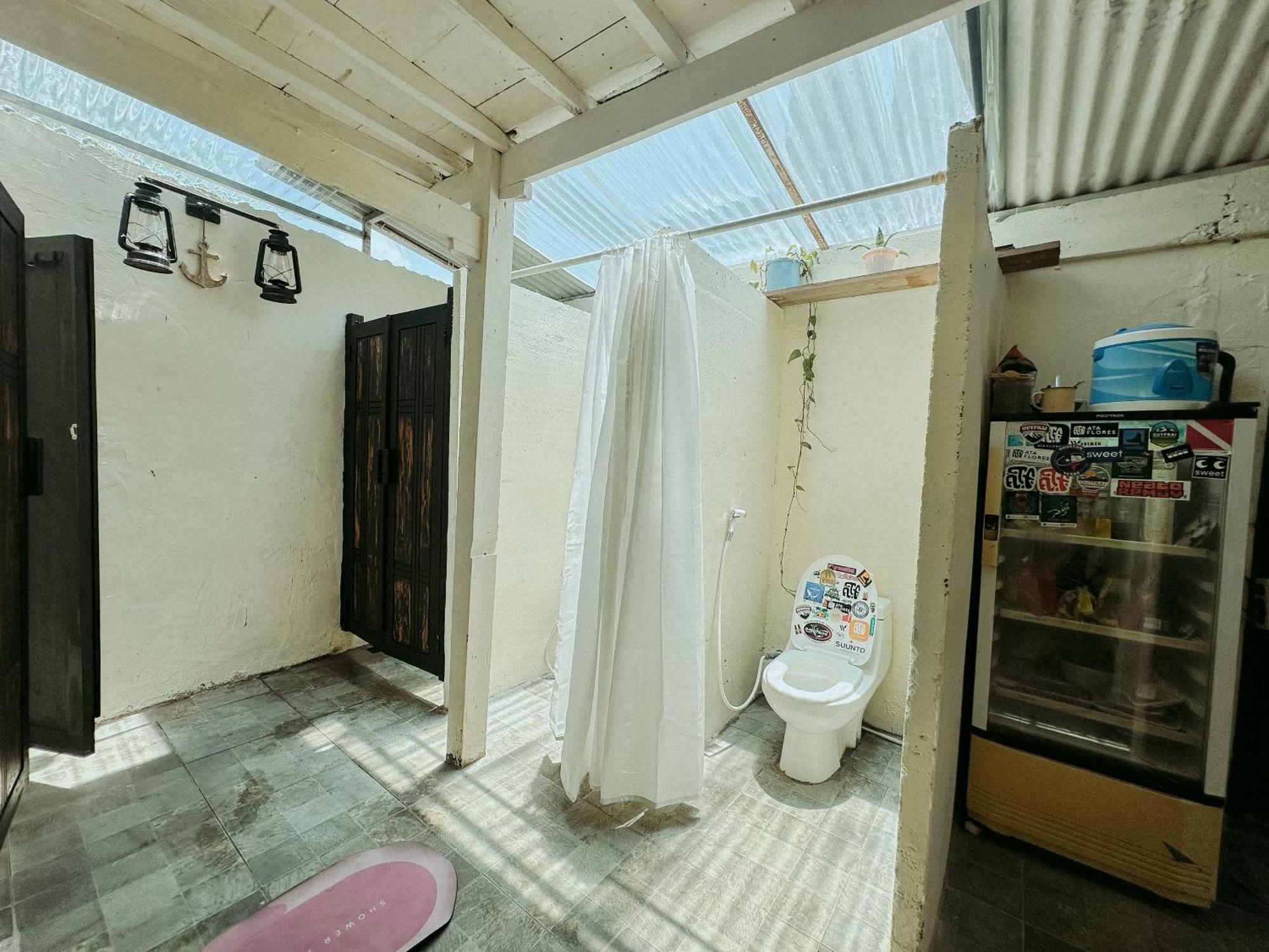 De Nata Pansiyon Labuan Bajo Dış mekan fotoğraf
